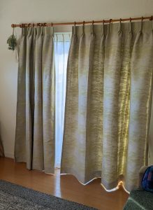 カーテンの衣替え